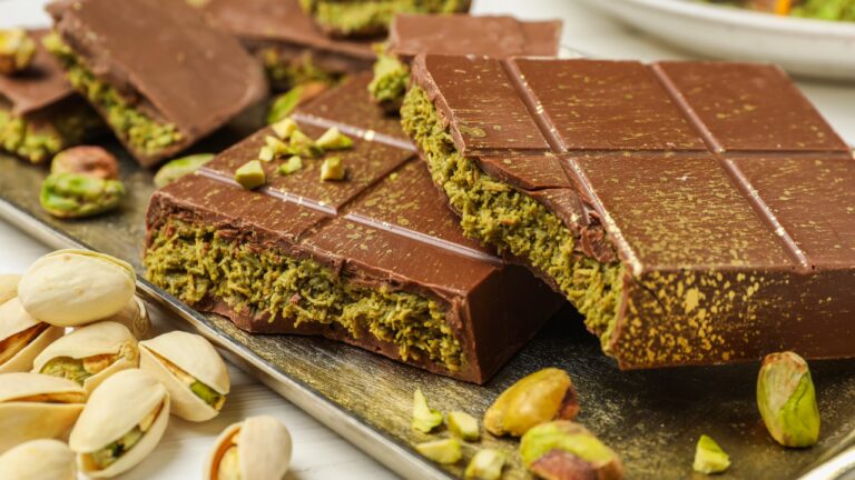 „Die Dubaischokolade hat das Potenzial, ein echter Klassiker zu werden,“ sagt Katharina Auer-Zotlöterer, Expertin für Konsumverhalten an der Universität Wien.