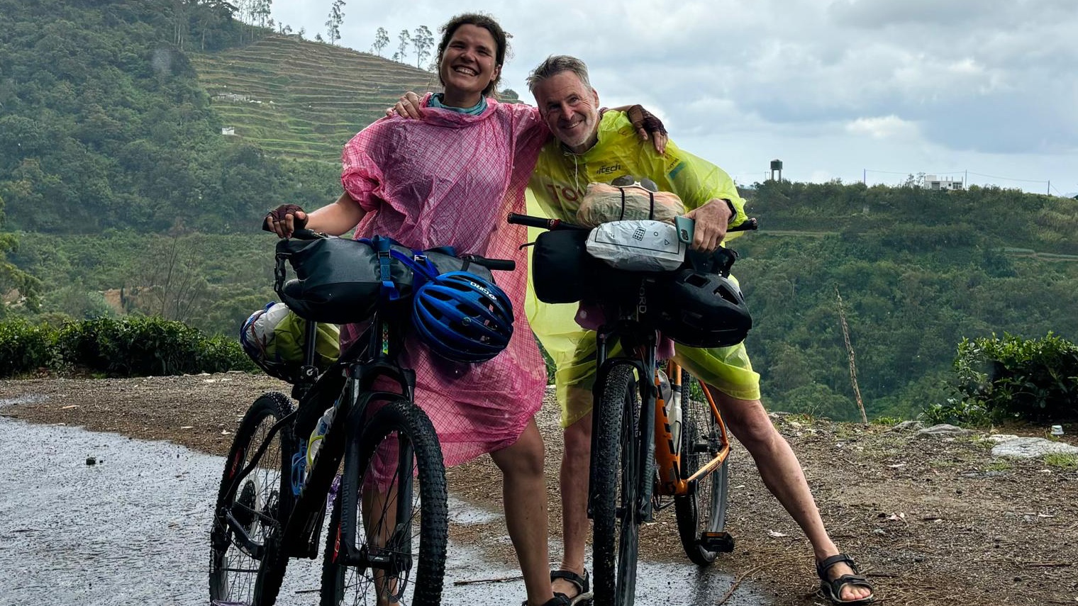 Mann und Frau auf Rad