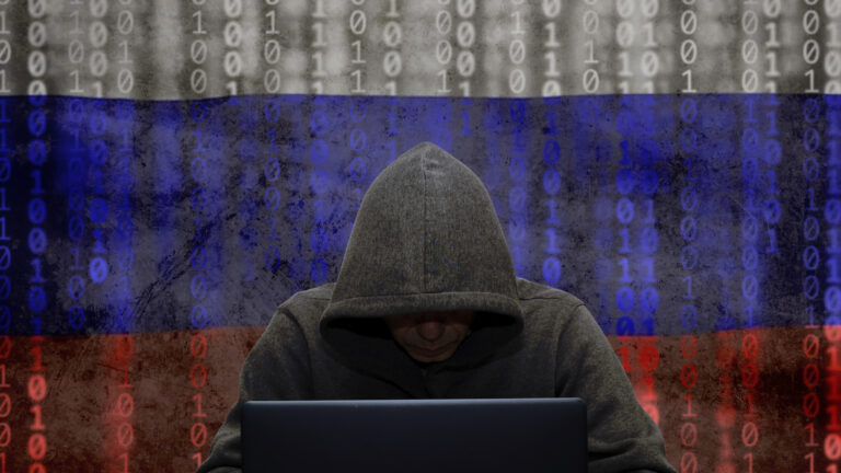 Ein digitales Gehren projiziert und an einzelnen Punkten verbunden. Lila Boden. schwarzer Hintergrund.