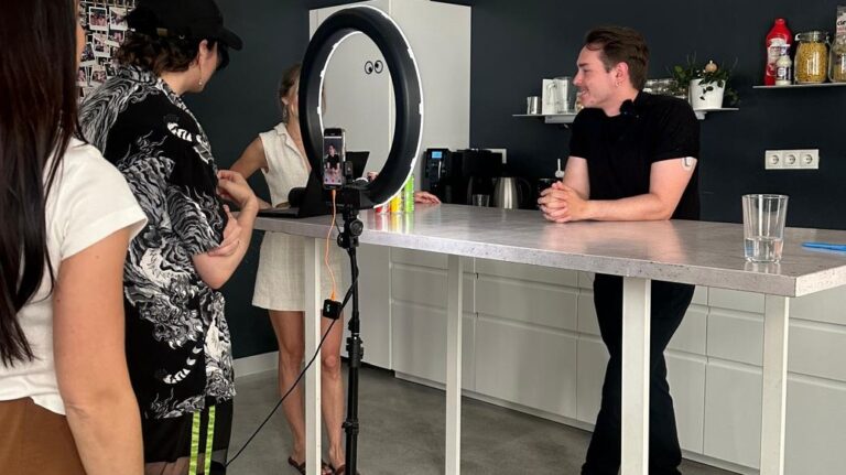 Beim Dreh als Social Face für Clever in der Werbeagentur [kju:].