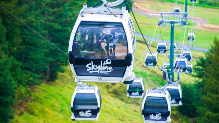 Rotura (Neuseeland): Doppelmayr ist Weltmarktführer seiner Branche doch ein Südtiroler Herausforderer holt auf.