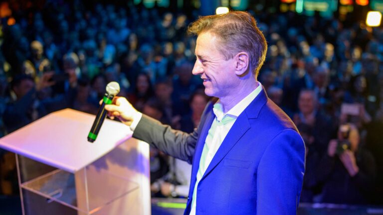 Robert Golob ist slowenischer Ministerpräsident der grün-liberalen Partei Gibanje Svoboda.