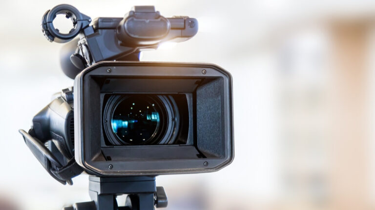 Die KI Redakteurin „Valentina“ der Fußball-Plattform Ligaportal