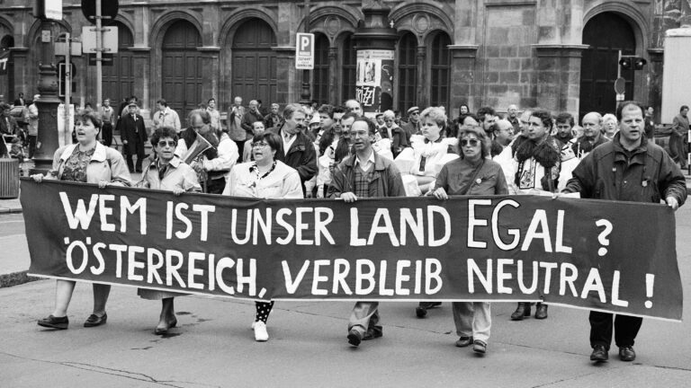 Eine Demonstration zur Neutralität Österreichs