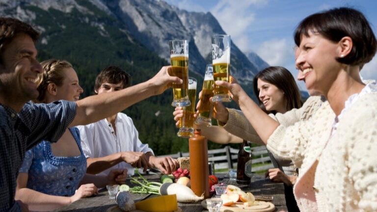 Zu viel Alkohol: Warum höhere Preise Leben retten